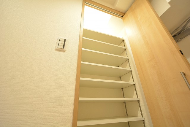 東海経堂マンション4F 玄関