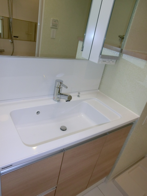 ワイドな洗面化粧台