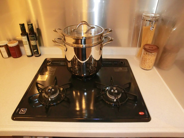 コンロは3口