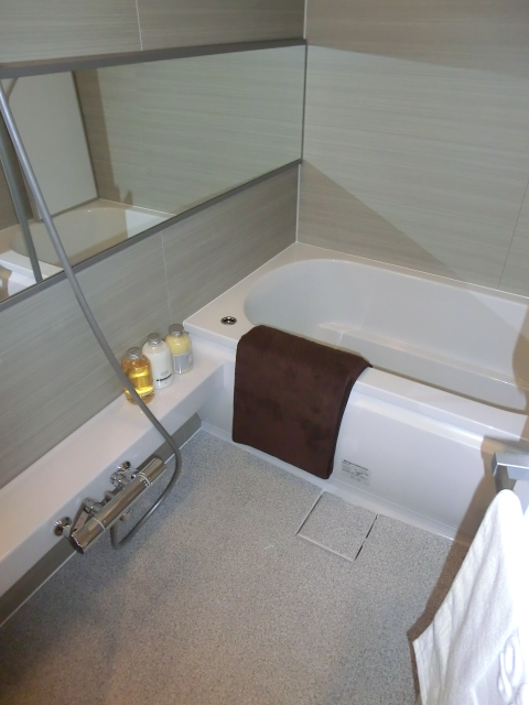 浴室換気乾燥機付バスルーム