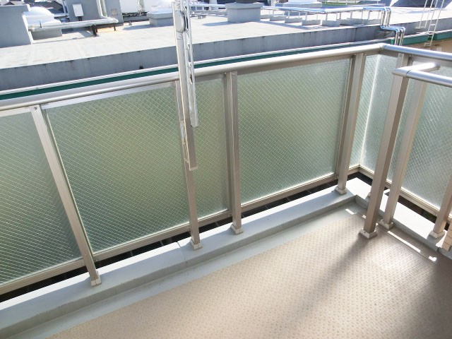 ほぼ南向きのバルコニー