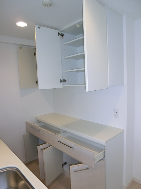 キッチンの食器棚