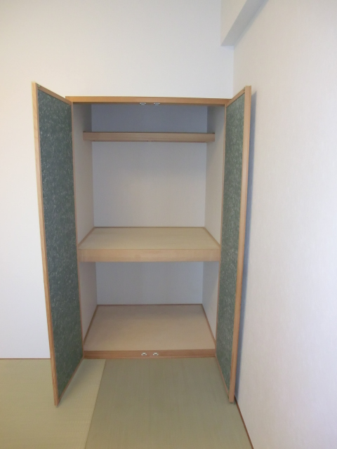 約4.5帖　琉球畳の和室（収納）