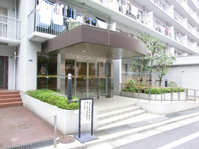 西新宿ハウス　エントランス