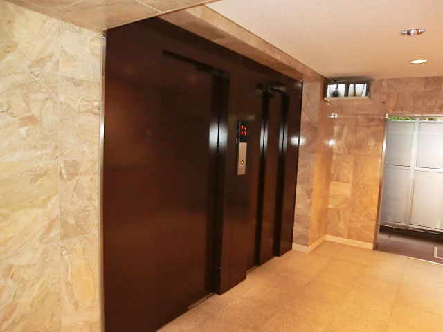 西新宿ハウス　エレベーター