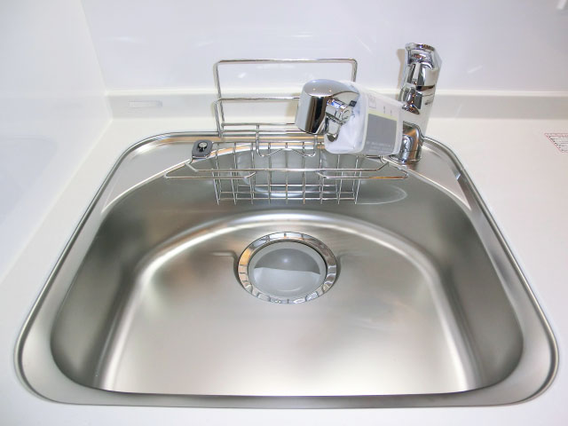 西新宿ハウス　シンクの水栓は浄水器内蔵タイプ501