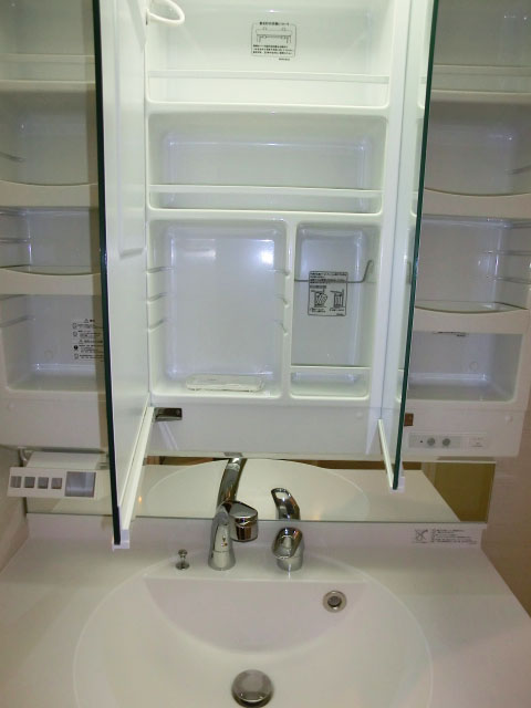 西新宿ハウス　三面鏡裏はキャビネット501