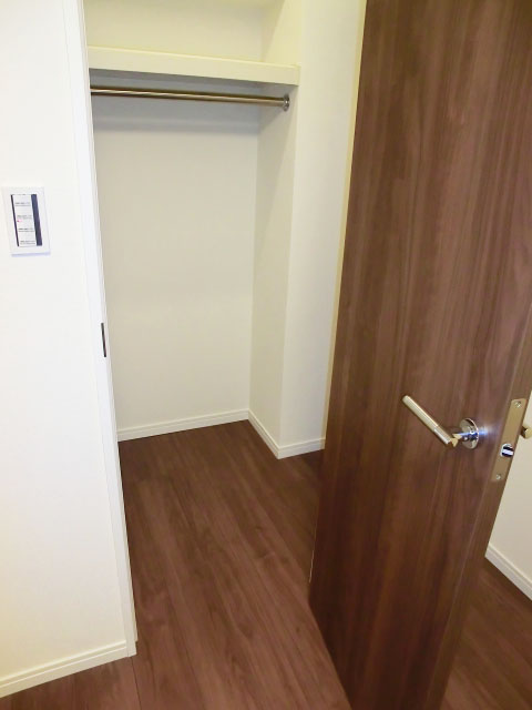 西新宿ハウス　約5.0帖の洋室　ウォークインクローゼット501