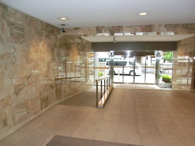 西新宿ハウス　エントランス