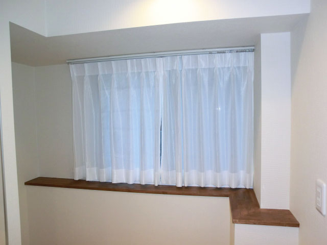 シャンボール松濤　キッチン横手は窓＆カウンター