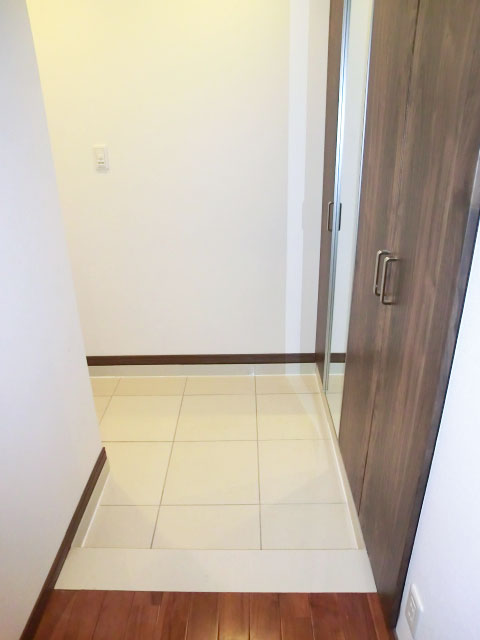 第23宮庭マンション　L字型の広い玄関