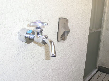 第23宮庭マンション　ルーフバルコニーに水栓と電源を発見