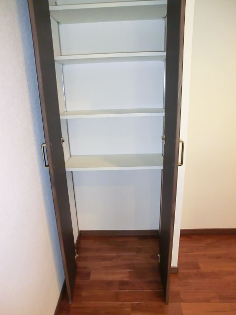 第23宮庭マンション　キッチンにも収納あり