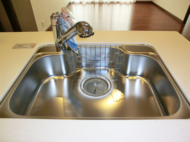 第23宮庭マンション　シンクの水栓は浄水器一体型