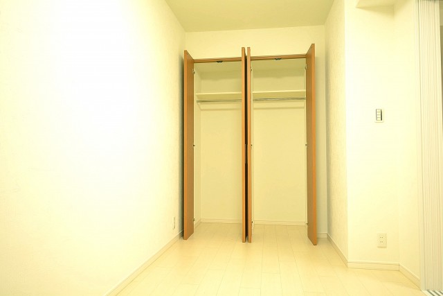 日神デュオステージ上北沢　約6.0畳の洋室のクローゼット