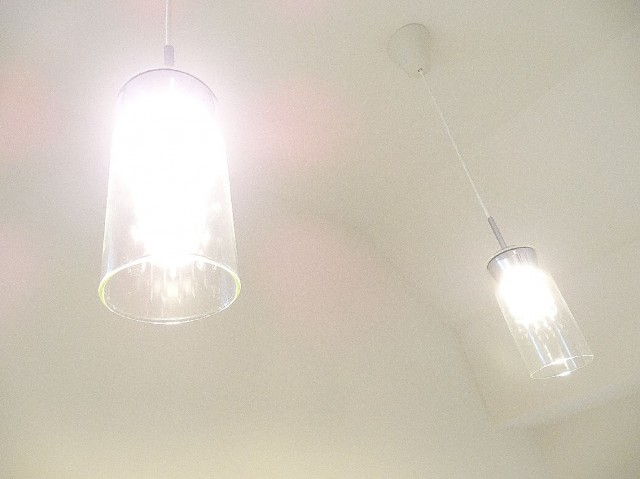 玄関ホール上の照明