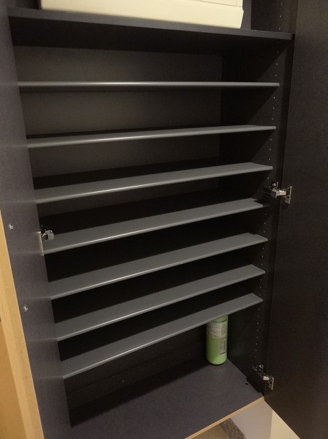 ディナスカーラ新宿　収納量◎のシューズＢＯＸ