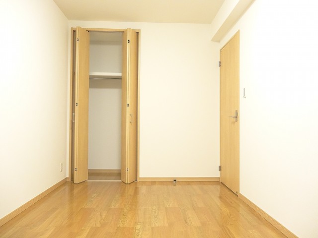 ディナスカーラ新宿　約6.4畳の洋室のクローゼット