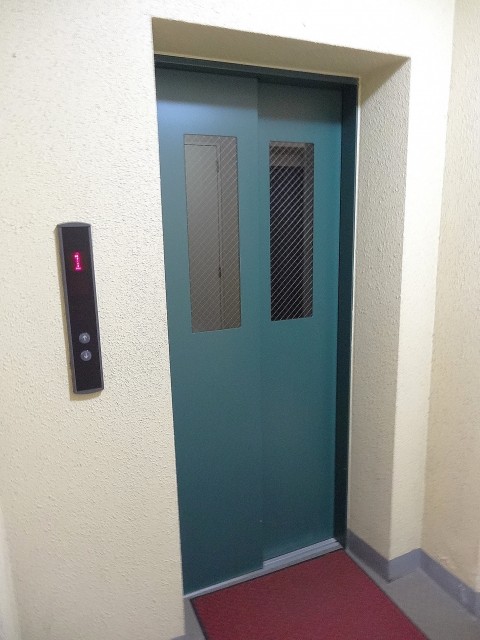 ディナスカーラ新宿　エレベーター