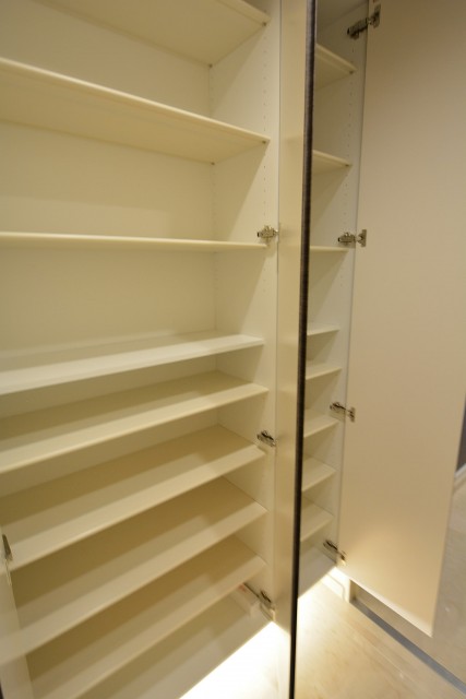 サンビューハイツ元麻布　シューズボックス