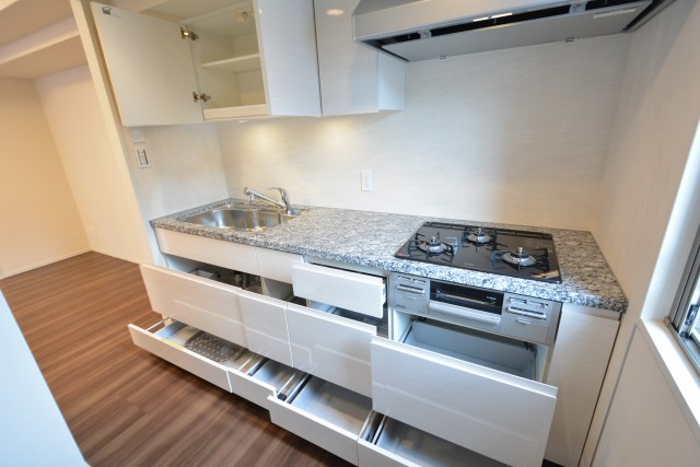 レジデンシャルステート砧　キッチン収納