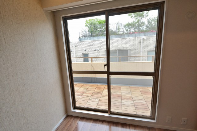 サンビューハイツ元麻布　洋室3窓