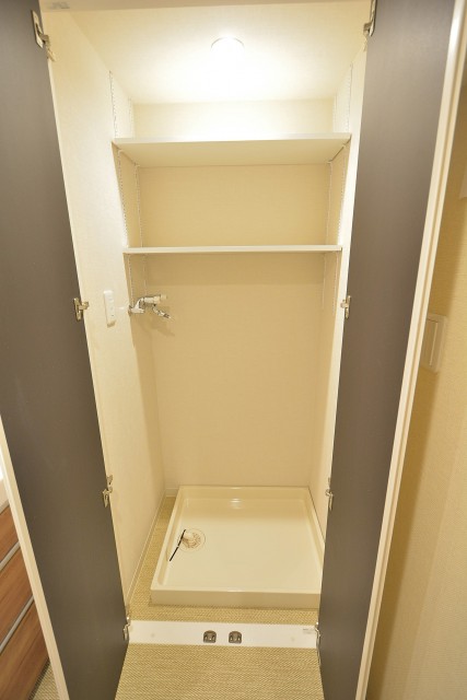 サンビューハイツ元麻布　洗濯機置場