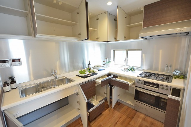 サンビューハイツ元麻布　キッチン