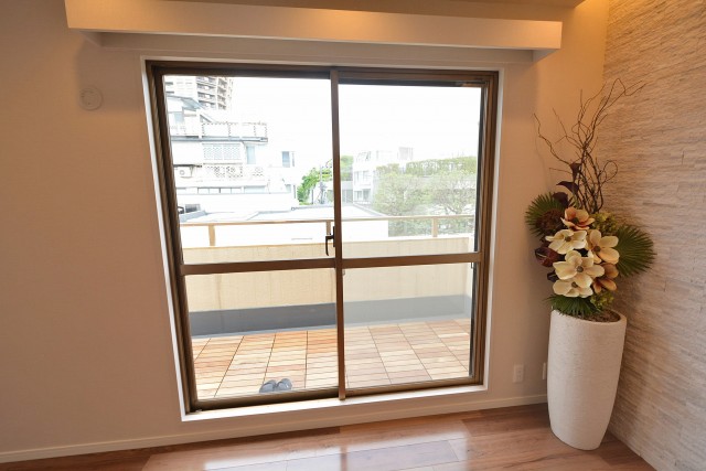 サンビューハイツ元麻布　窓