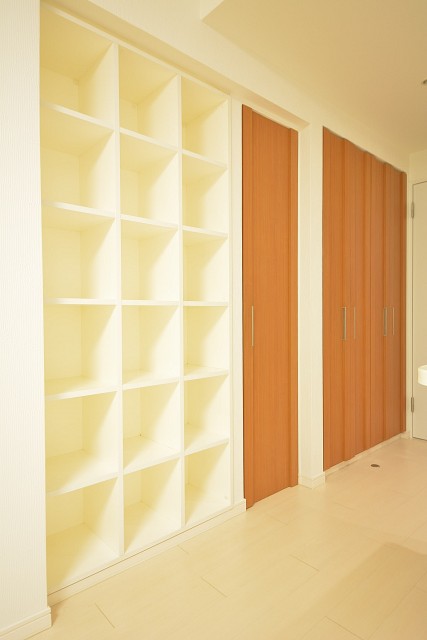 日神デュオステージ上北沢　リビングには収納たっぷり