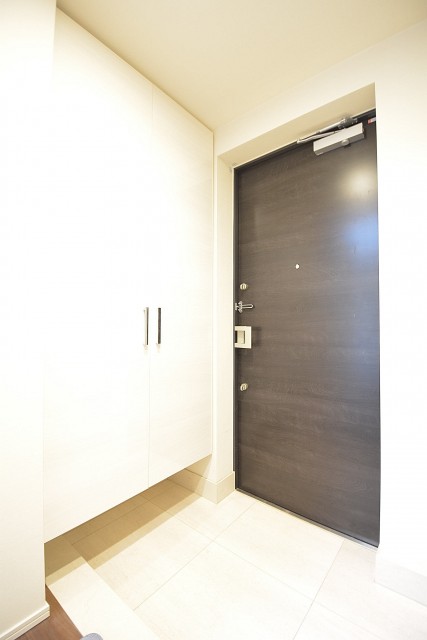 明るい玄関ホール