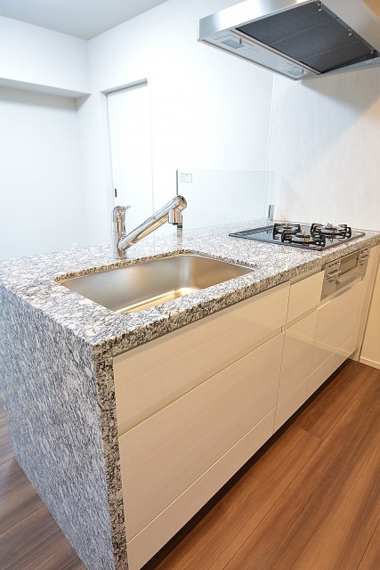 天然御影石カウンターのシステムキッチン