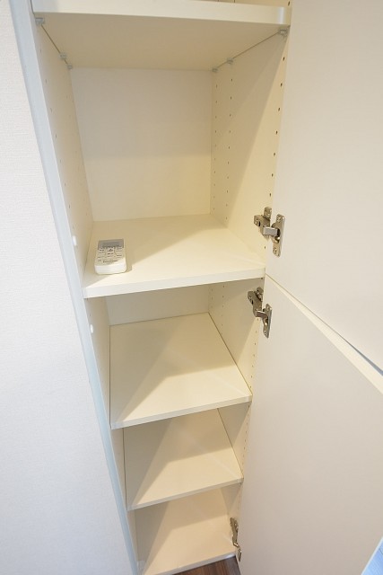 キッチン横の収納