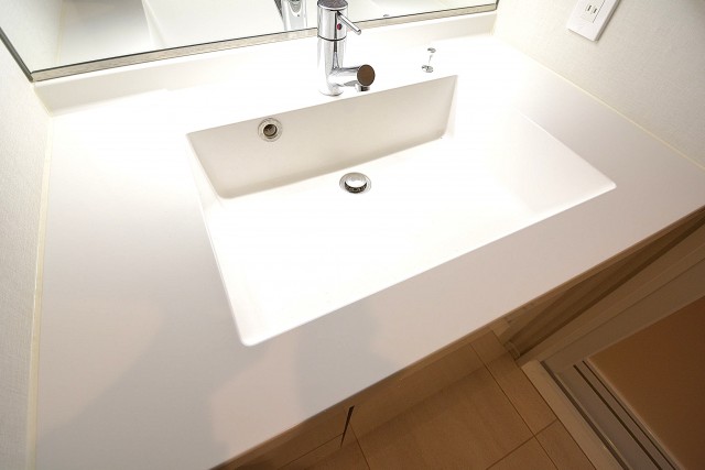 スタイリッシュなスクエア型の洗面ボウル