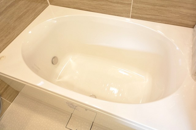 浴槽はオーバル型