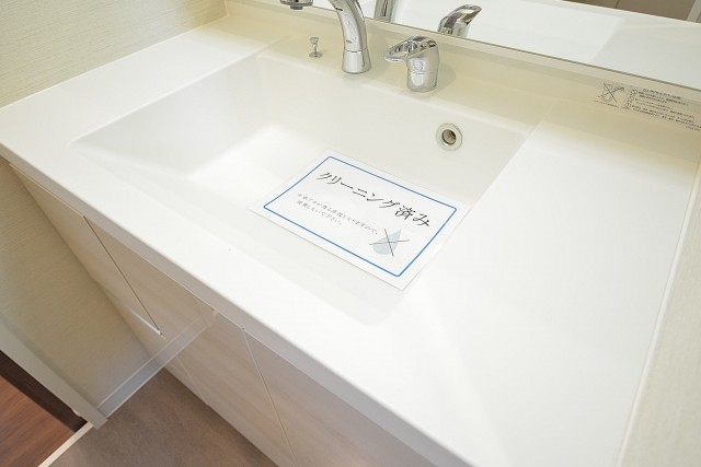 スタイリッシュなスクエア型の洗面ボウル