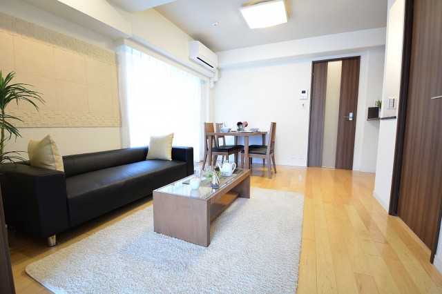 田町スカイハイツ 約11.3畳の明るいLDK708