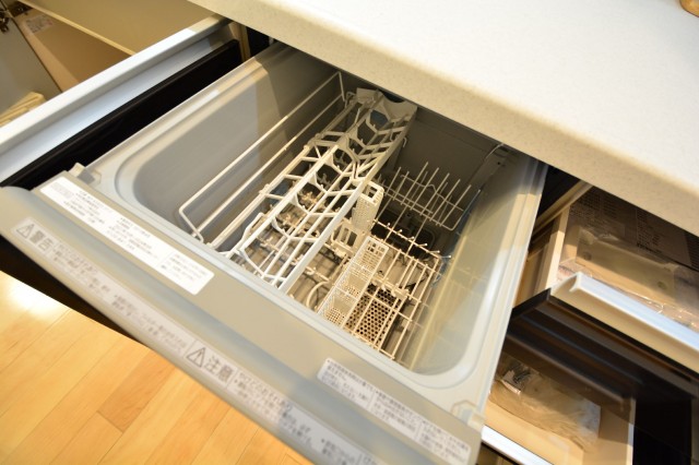 田町スカイハイツ 食洗器付きのシステムキッチン
