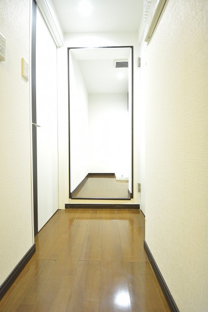 秀和参宮橋レジデンス　ゆとりのある洗面室