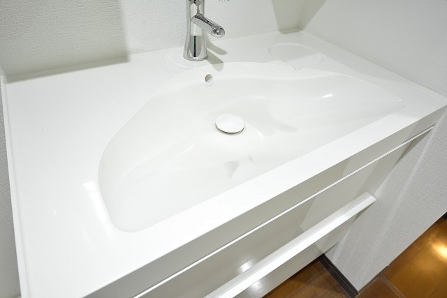 秀和参宮橋レジデンス　スタイリッシュな洗面化粧台