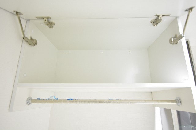 秀和参宮橋レジデンス　洗濯機置場上の収納