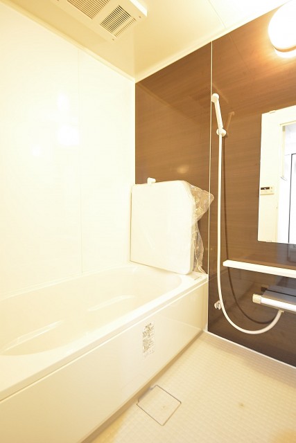 秀和参宮橋レジデンス　落ち着きとくつろぎを感じるバスルーム