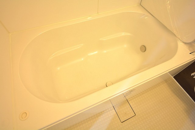 秀和参宮橋レジデンス　落ち着きとくつろぎを感じるバスルーム