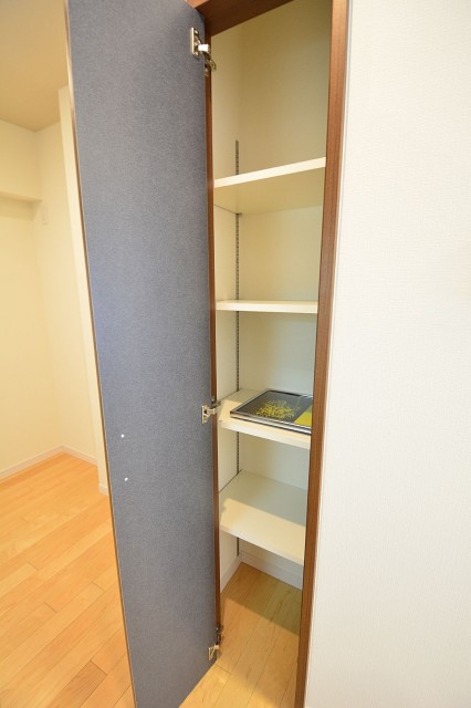 田町スカイハイツ　キッチンスペースの収納708