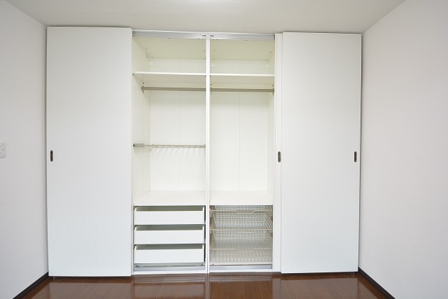 秀和参宮橋レジデンス　約12.0畳の洋室のクローゼット内部