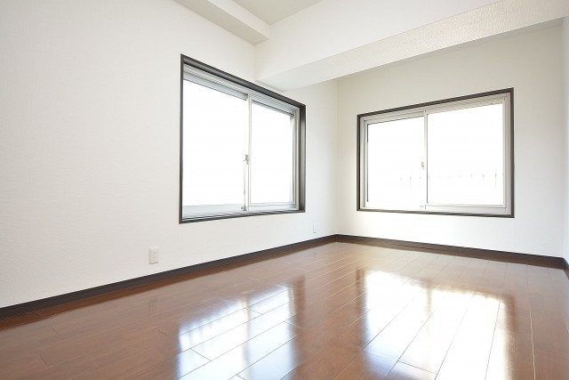 秀和参宮橋レジデンス　約8.0畳の洋室