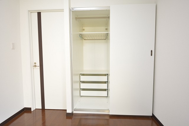 秀和参宮橋レジデンス　約8.0畳の洋室のクローゼット内部