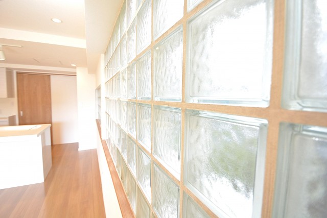 リビング壁面ノガラスブロック