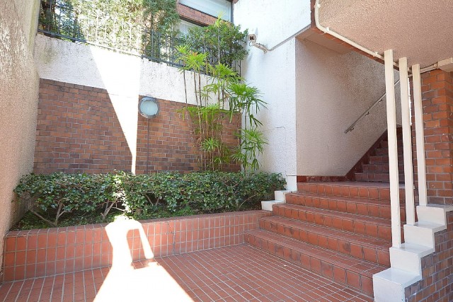 ベルメゾン池田山　エントランス