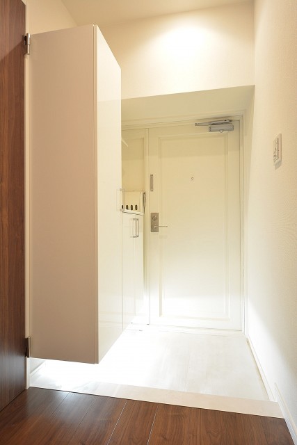 田町スカイハイツ　明るい玄関ホール101